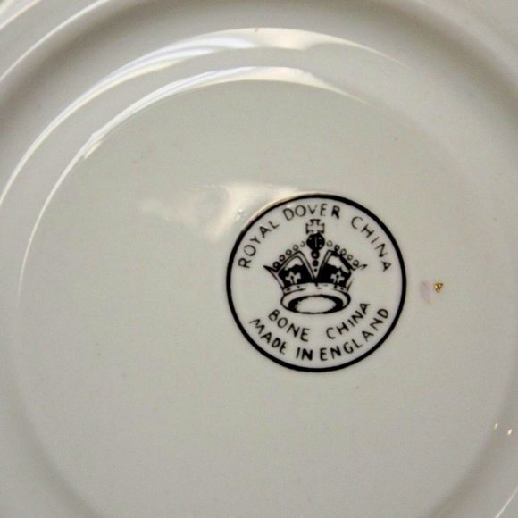 Royal Dover Bone China England Red Roses Pattern Tea Cup and Saucer - Picture 7 of 14